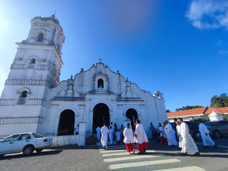 Iglesia Santiago Apostol de Nata